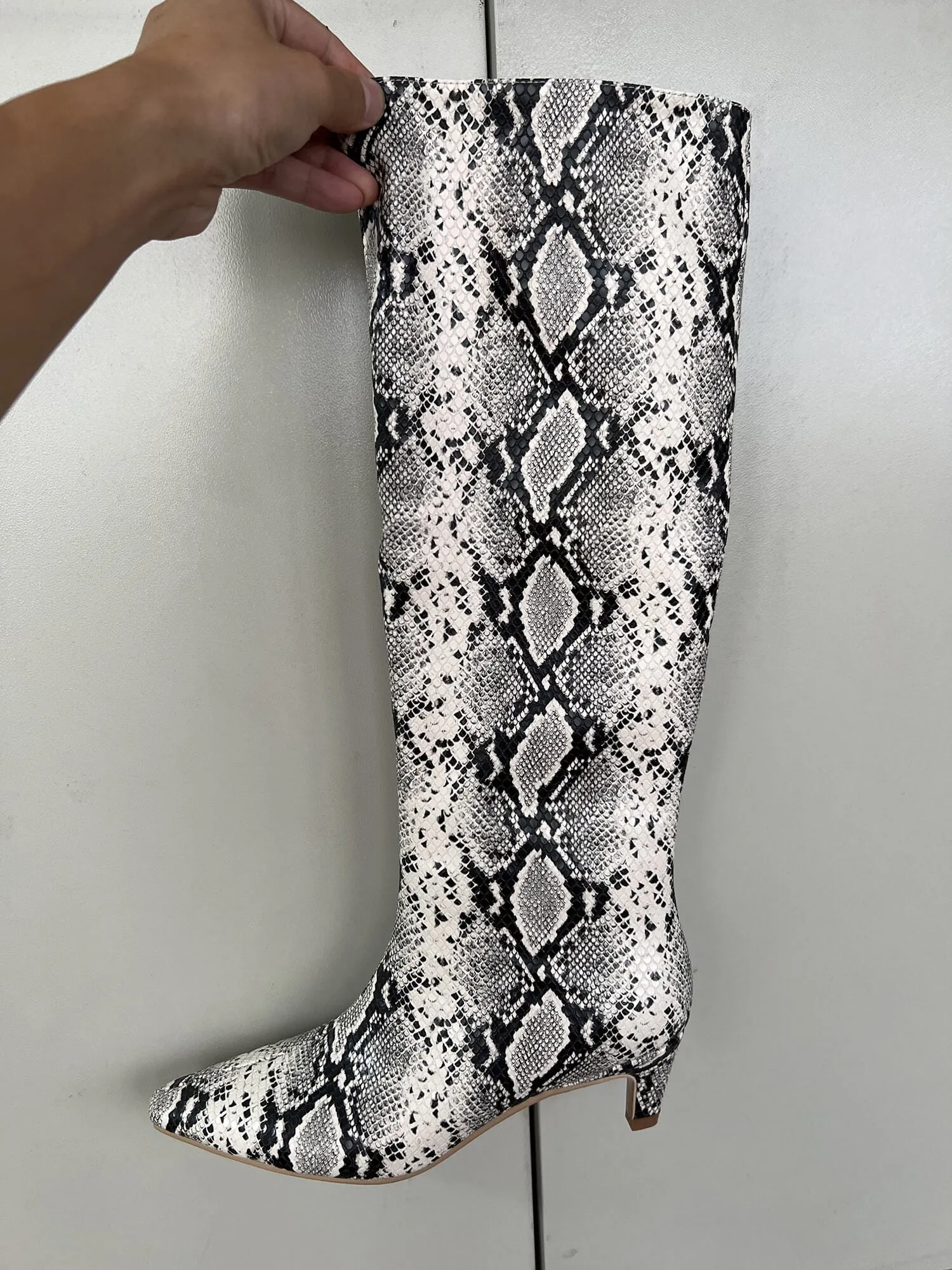 2023 Vegan Snake Leather Knee High Boots for Women Kitten Heel Square Toe Cowboy Boots Black Fall Winter Shoes Plus-Size