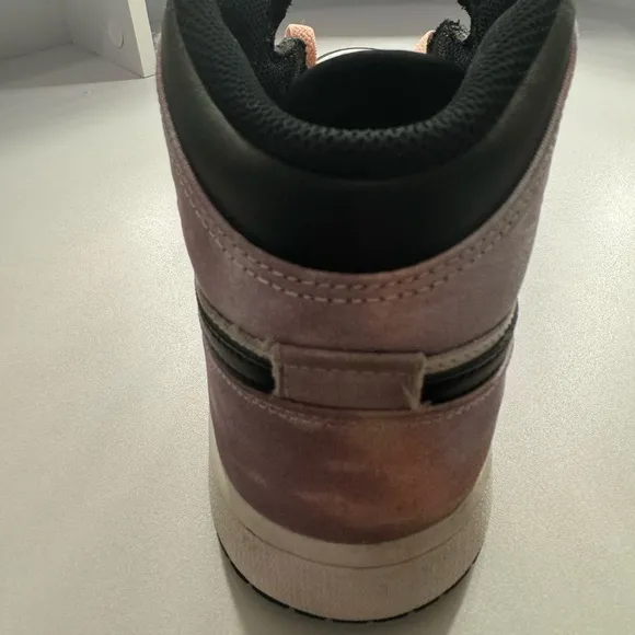 Air Jordan 1 Mid SE 'Zen Master'      Size 6.5 Y (6.5 M or 8 W)