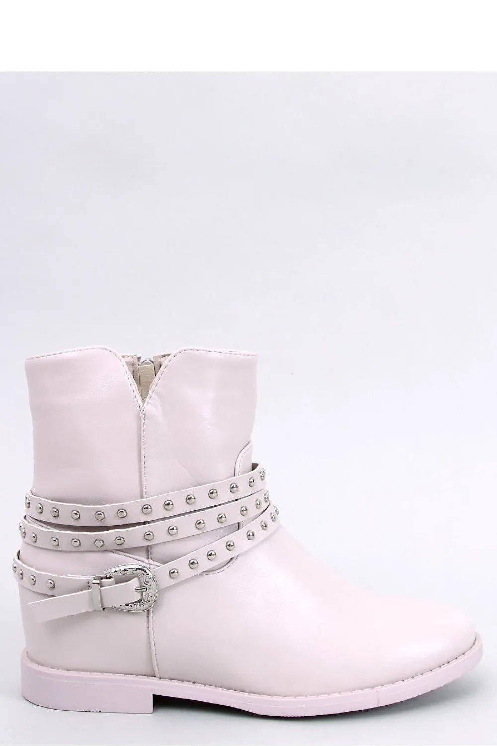 Buskin boots