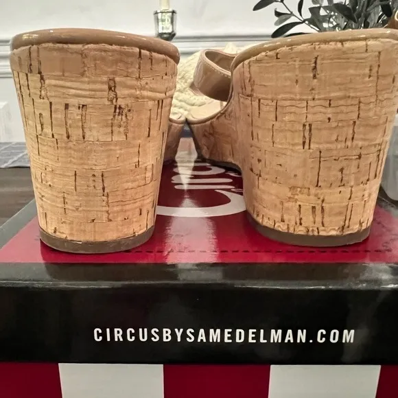 Circus by Sam Edelman Raquel Slide Wedge Sandal in Almond. Side 8.5. EUC