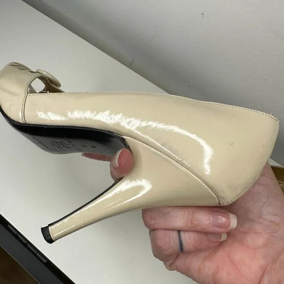 Claudia Ciuti Nude Cream Patent Leather Open Toe Heels Center Button Cut Outs 8