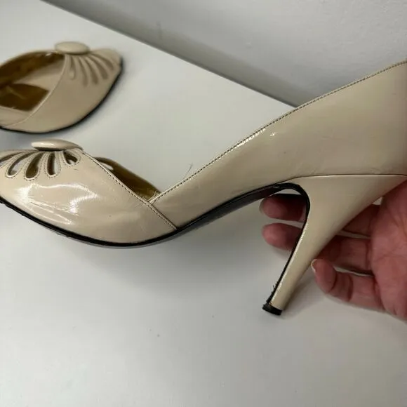 Claudia Ciuti Nude Cream Patent Leather Open Toe Heels Center Button Cut Outs 8