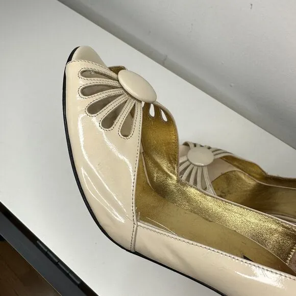 Claudia Ciuti Nude Cream Patent Leather Open Toe Heels Center Button Cut Outs 8