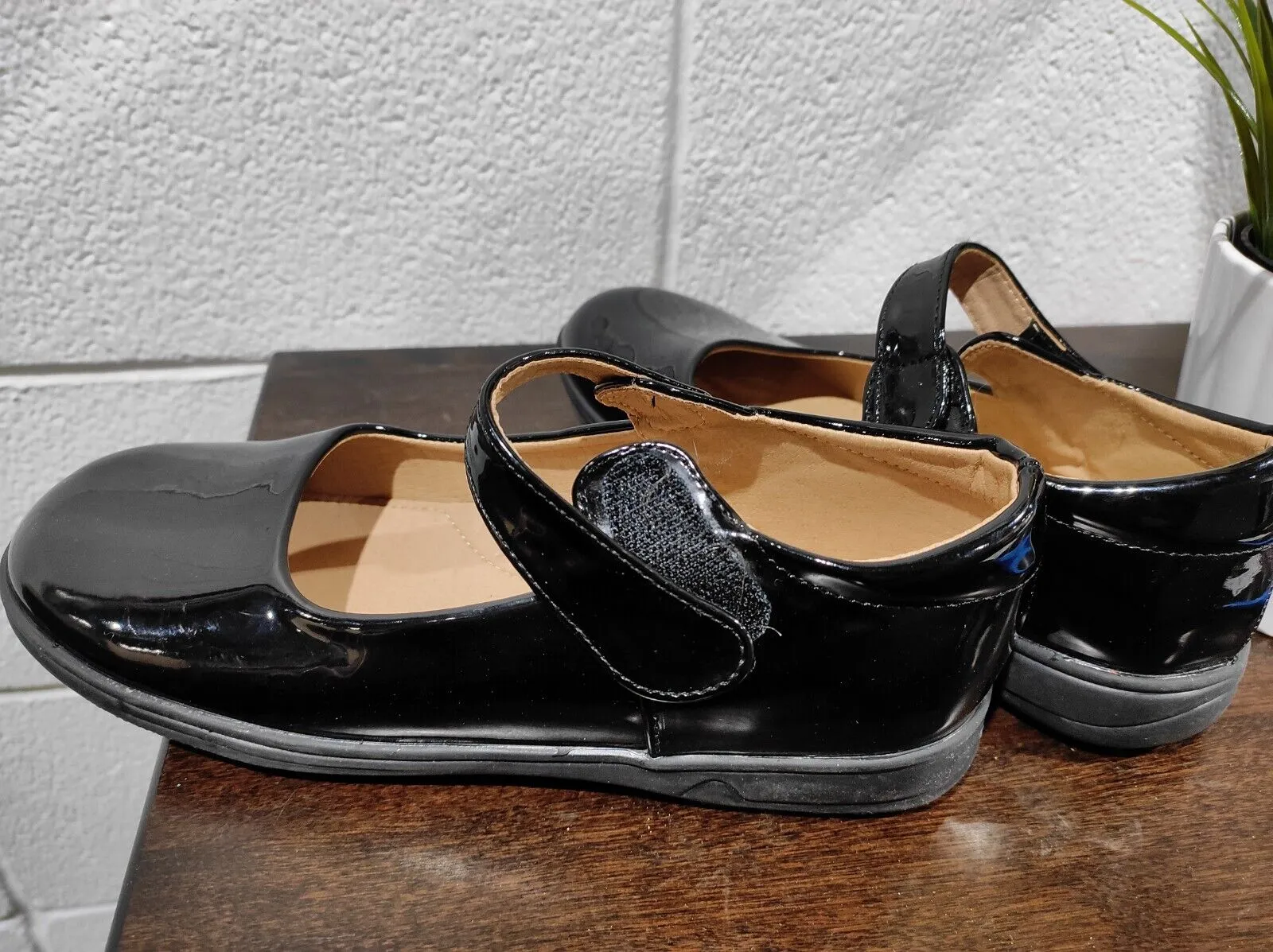 Hao Xin Ren Leather Heels Girl’s 7 Black Shoes