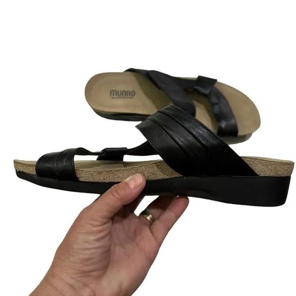 Munro Black Leather Libra Slide Sandal Cork Footbed 9.5N