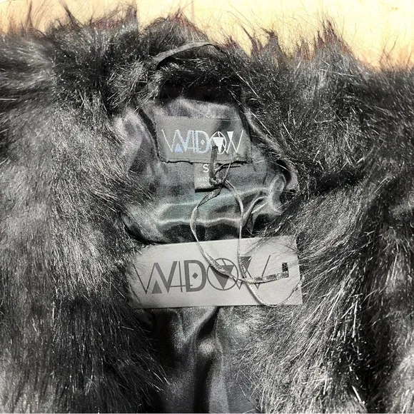 Size Small…….Gorgeous Black Faux Leather‎ &amp; Faux Fur Jacket.  New……..Widow