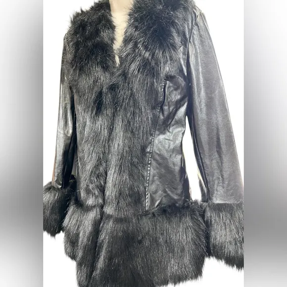 Size Small…….Gorgeous Black Faux Leather‎ &amp; Faux Fur Jacket.  New……..Widow
