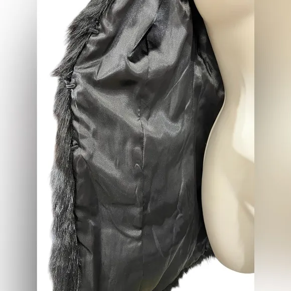Size Small…….Gorgeous Black Faux Leather‎ &amp; Faux Fur Jacket.  New……..Widow