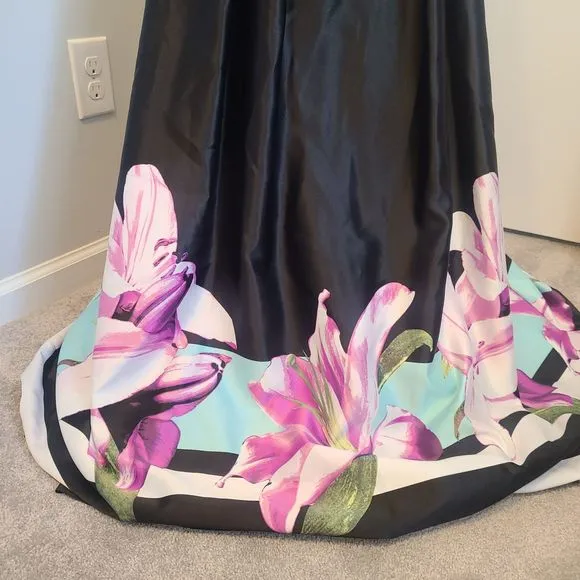 Xscape V-neck Maxi Dress Mesh Waist Cut-outs Bold Floral Border POCKETS SIZE 4